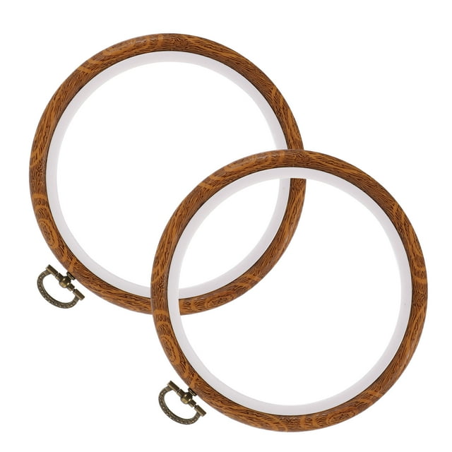 CIMAXIC 2Pcs Embroidery Hoops Plastic Circles Imitation Wood Cross Stitch Hoops,5.51"X5.51"X0.39"
