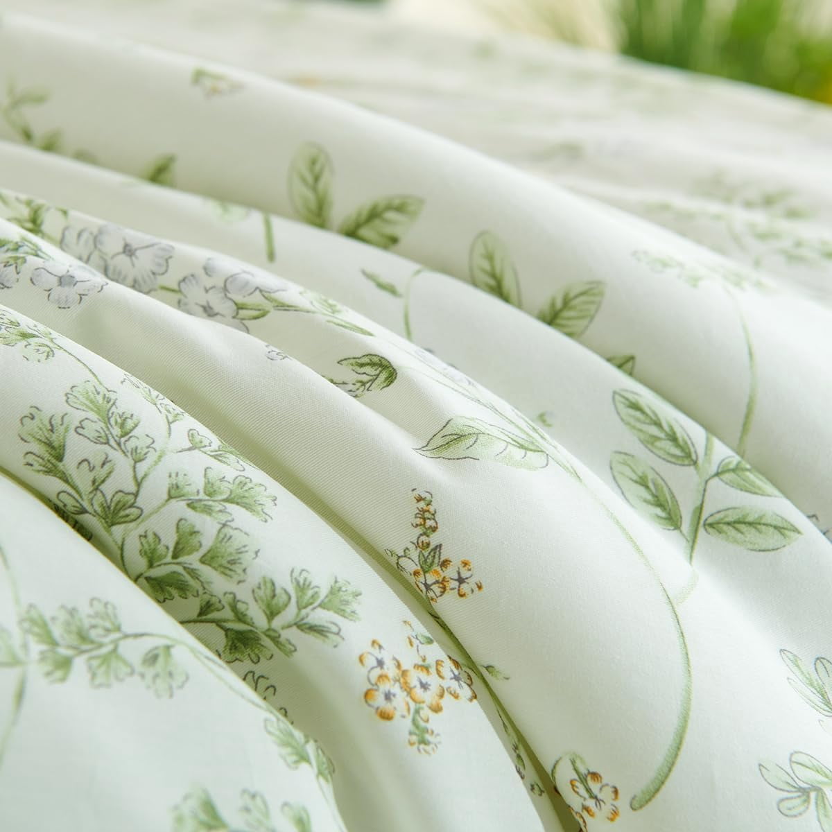 JOLUSERE Green Floral White Comforter Queen Sets, 3 Pieces Chic Garden Style Botanical Purple Floral Reversible Comforter for All Season