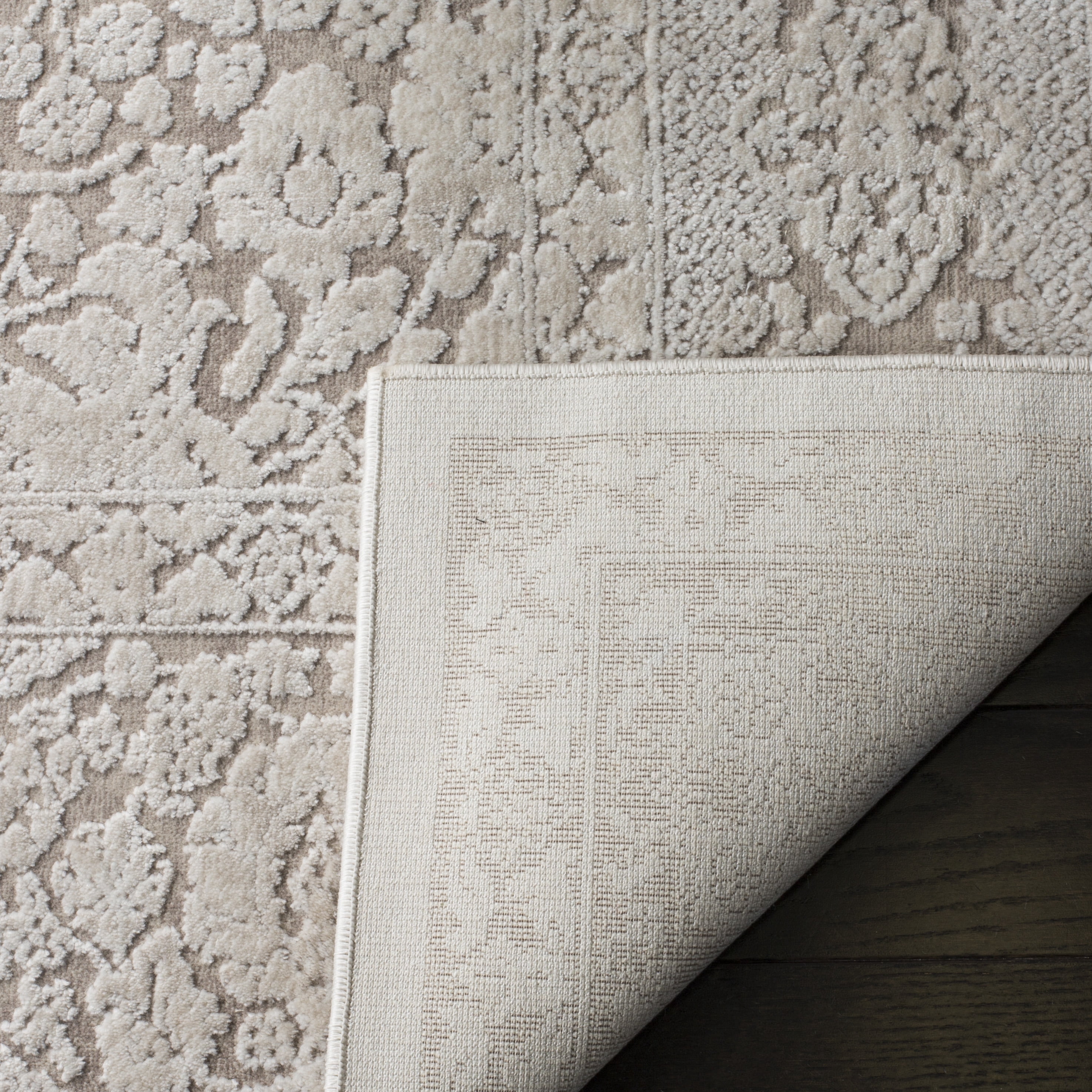 SAFAVIEH Reflection Dermot Traditional Runner Rug, Beige/Cream, 2'3" x 18'
