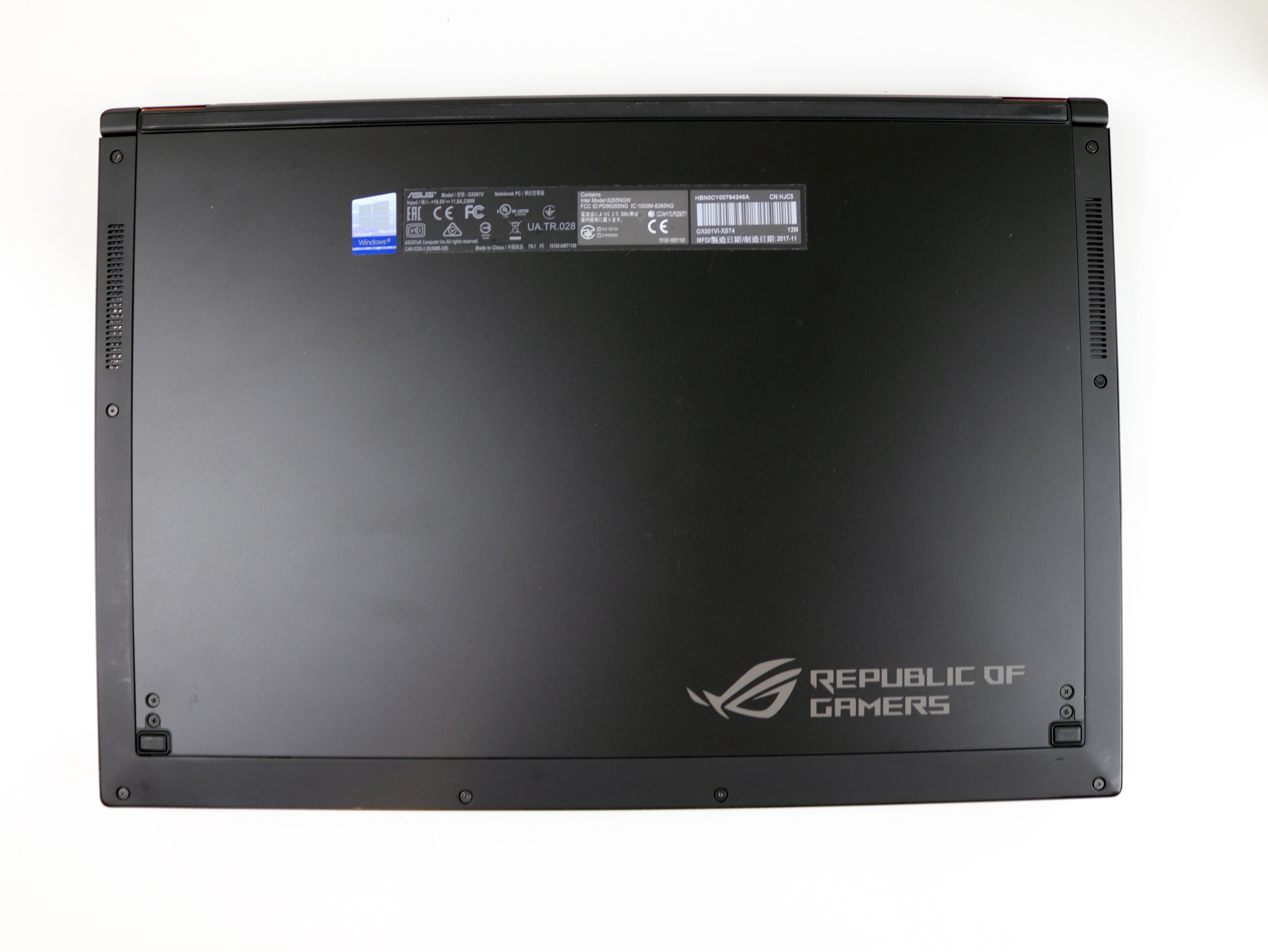 ASUS ZEPHYRUS GX501VI 15.6 Laptop i7-7700HQ 16GB RAM 512GB SSD 8GB NVIDIA GTX 1080 Windows 11