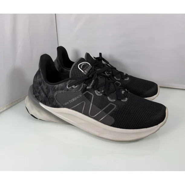 New Balance Fresh Foam ROAV V2 Men’s Size 12 D Black Grey Running Training Shoes