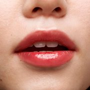 Frilliance Moisturizing Lip Gloss in Cherry Glaze (8 ml / 28 fl oz)