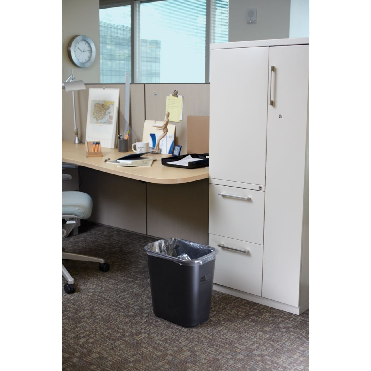 Amazon.com: Rubbermaid 2955GRA Deskside Plastic Wastebasket