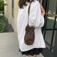 thumbnail image 3 of Bolso de hombro para mujer Bolso bandolera de cuero PU Bolso de mensajero informal plisado (Café), 3 of 5