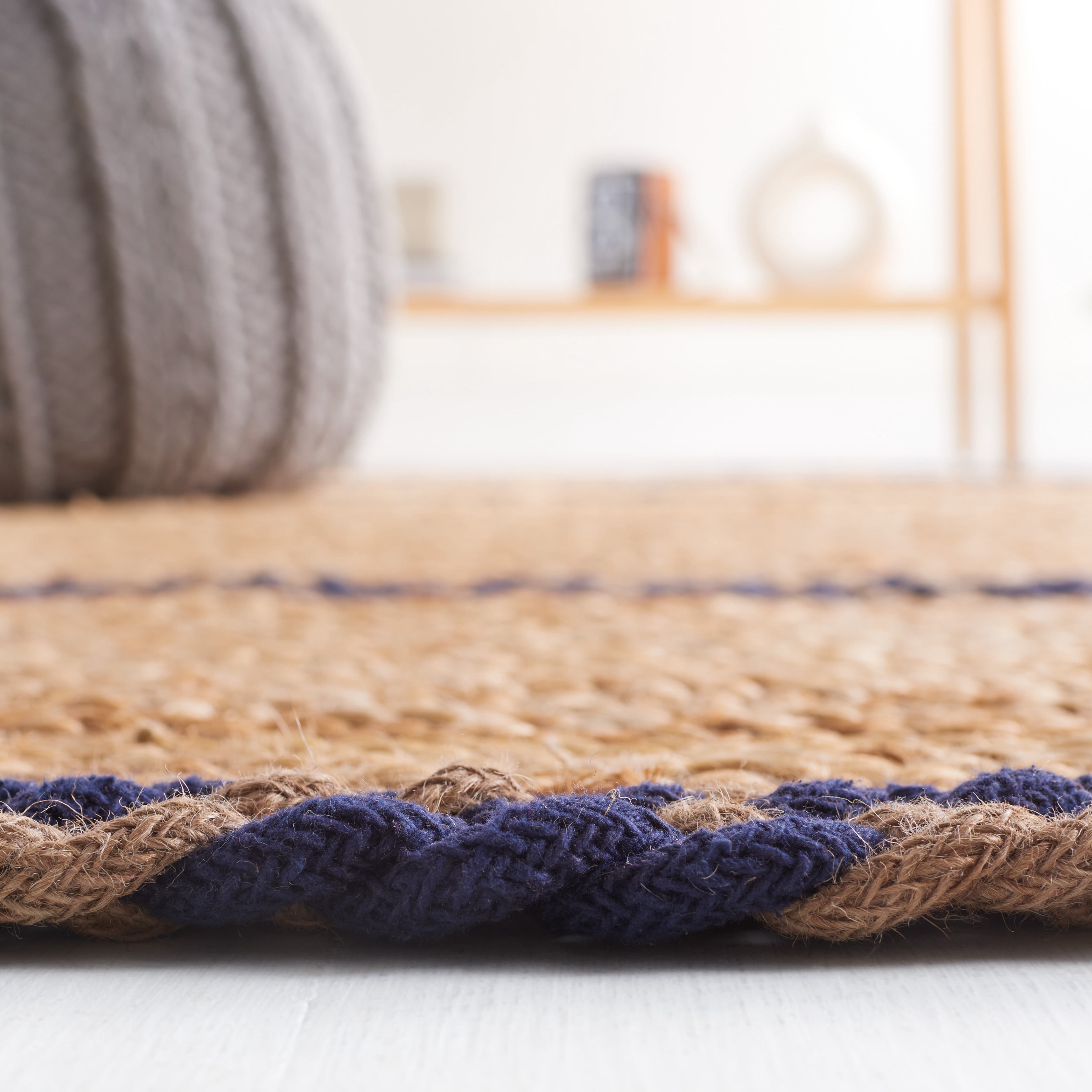 SAFAVIEH Natural Fiber Joshua Bordered Area Rug, Natural/Navy, 5' x 8' Oval