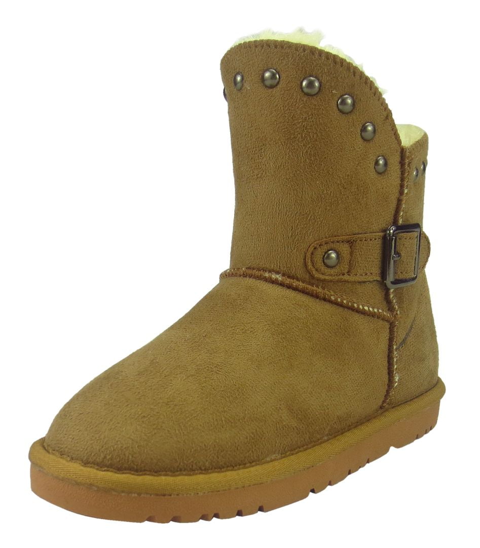 Little boot. Little boots.