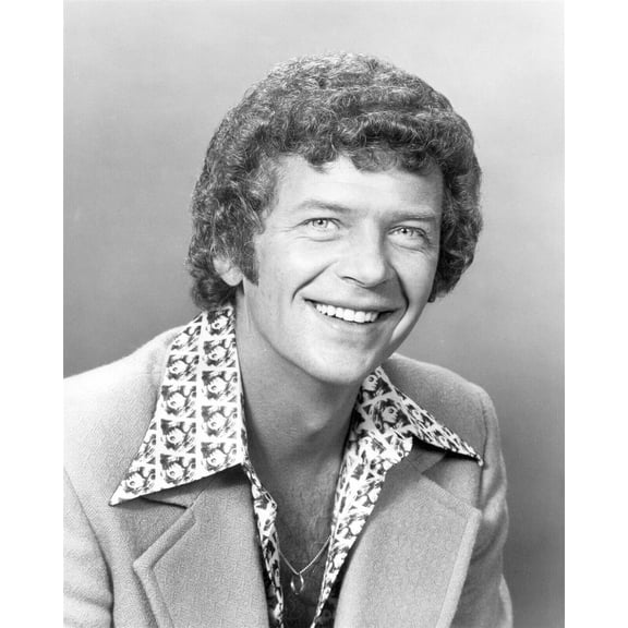 Robert Reed as Mike Brady big smile 1970's portrait The Brady Bunch 5x7 photo