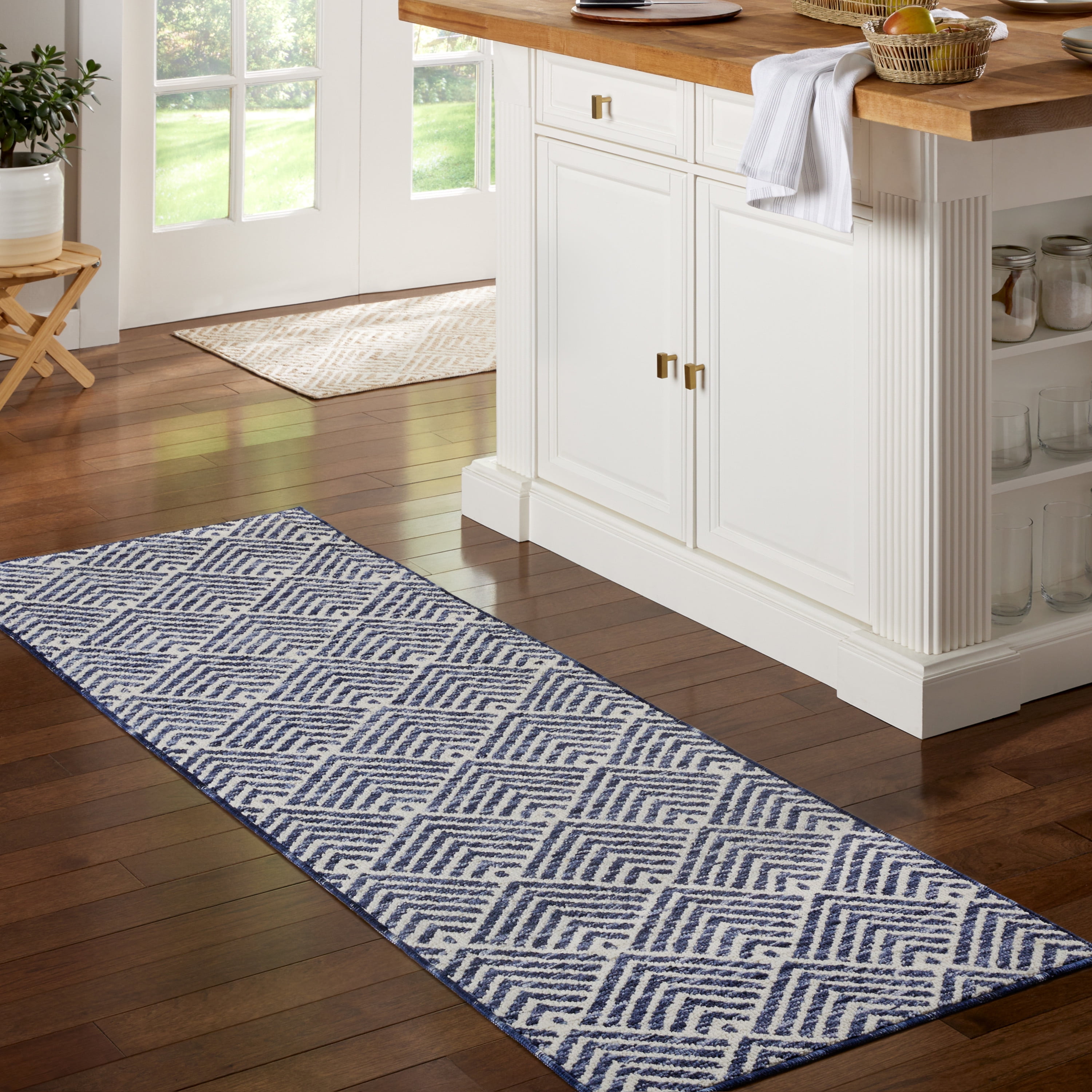TOWN & COUNTRY EVERYDAY Walker Modern Stripe Everwash® Washable Multi-Use Decorative Rug with Non-Slip Backing, Navy Blue, 24"x72"