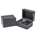 thumbnail image 4 of Caja de reloj con ranura única de fibra de carbono de anillos de Zulema ver vitrina, 4 of 8