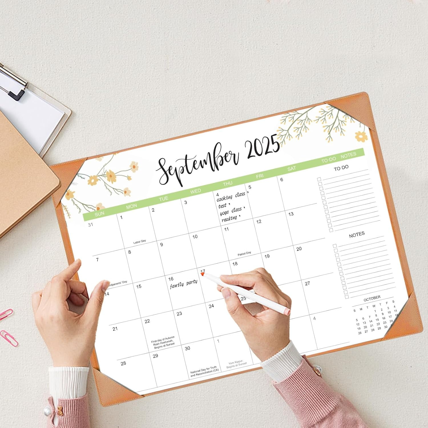 Desk Calendar 2026 with Desk Mat – 22" x 17" Large Desk Pad Calendar Runs From Sep 2025 to Dec 2026, Floral Design Desktop Calendar for Home, Office