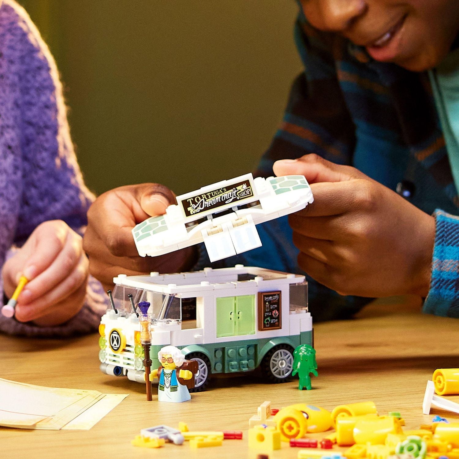  ガゼル LEGO DREAMZzz Mrs. Castillo's Turtle Van 71456, 2 in 1 Building