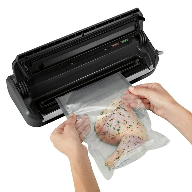 FoodSaver FM2000 Compact Vacuum Sealer Machine with Good