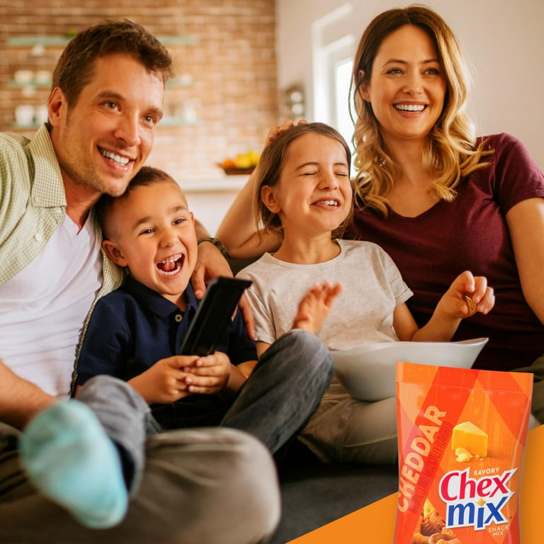 Chex Mix Cheddar Savory Snack Mix 8 oz (Pack of 6) - Walmart.com