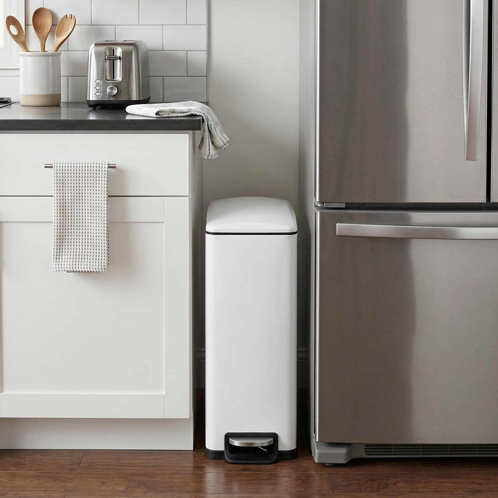 Innovaze 11.9 Gal./ 45 Liter  Slim Stainless-Steel-Made Step-on kitchen Trash Can (Matt White)