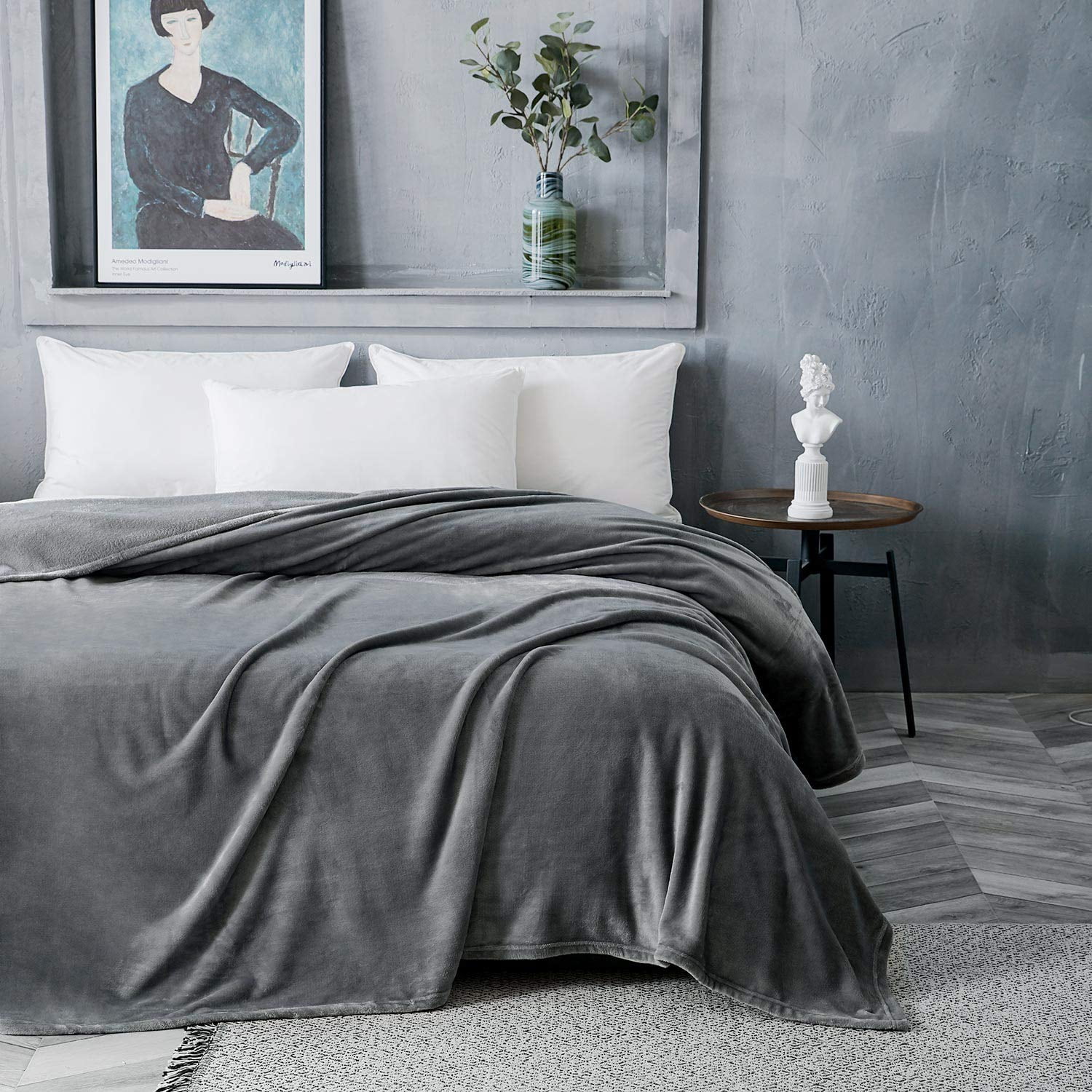 Fluffy Fleece King Size Blanket Gray Lightweight Bed Blanket Plush Microfiber Blanket