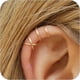 thumbnail image 2 of Ear Cuffs Pendientes sin perforación para mujer Cosas de moda Huggie Ear Cuff Pendientes de oro de 14 quilates Pendientes de oro para cartílago Regalos para sus novias Hija Nieta, 2 of 4