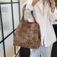 thumbnail image 4 of Bolso Hobo Hombro para Mujer Leopardo Viajes, 4 of 9