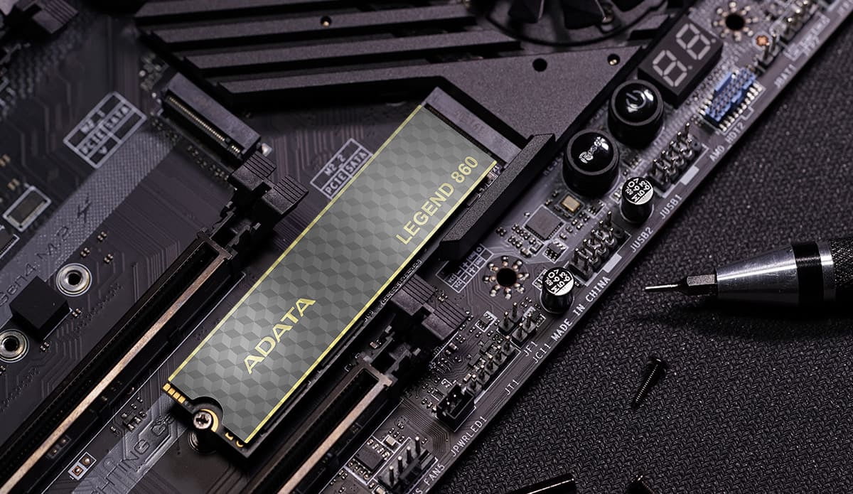ADATA LEGEND 860 500GB PCIe Gen4 NVMe M.2 2280 Internal Solid State Drive