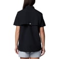 thumbnail image 2 of Camisa de pesca Columbia PFG Bahama II de manga corta para mujer, color negro, 2 of 7