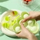 thumbnail image 5 of Moldes Pequeños de Silicona Verde para Paletas Heladas | Molde para Hacer Paletas Heladas Caseras de Fácil Desmolde | Molde para Helados de Verano para El Hogar - 1 Unidad 15,5 X 14,5 X 4 Cm, 5 of 5