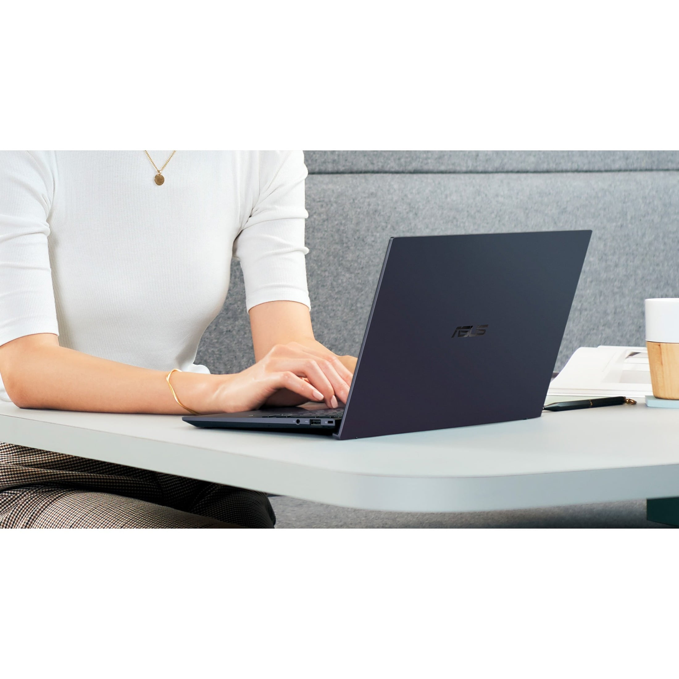 Asus ExpertBook B9 14" Full HD Laptop, Intel Core i7 i7-1255U, 2TB SSD, Windows 11, B9450CBA-XVE77