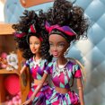 thumbnail image 3 of Muñeca de piel oscura exquisita para niños, muñecas africanas negras, articulaciones móviles con ropa, casa de muñecas, casa de juegos, juguetes de vestir, 3 of 4