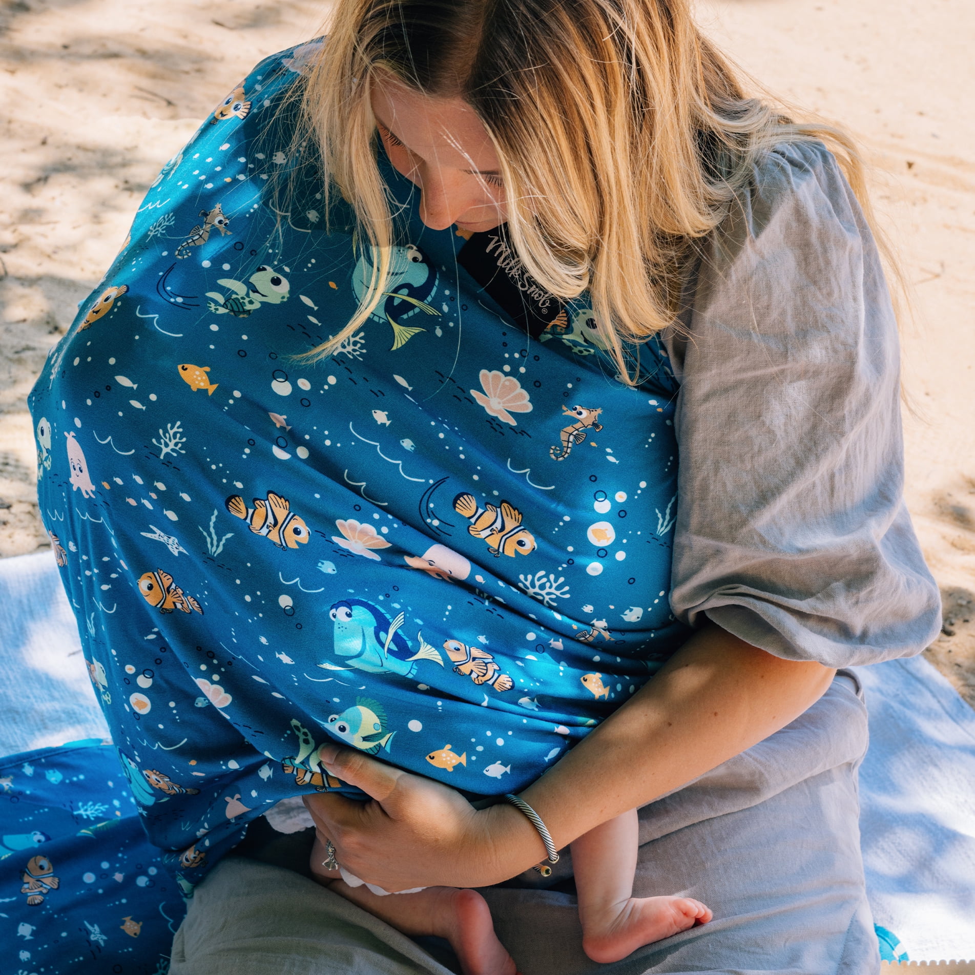 Disney Pixar Finding Nemo 5-in-1 Nursing and Car Seat Cover