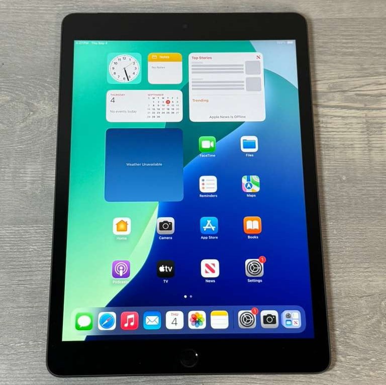 Pre-Owned Apple ipad 7th Generation 32 GB Wi-Fi+Cellular Space