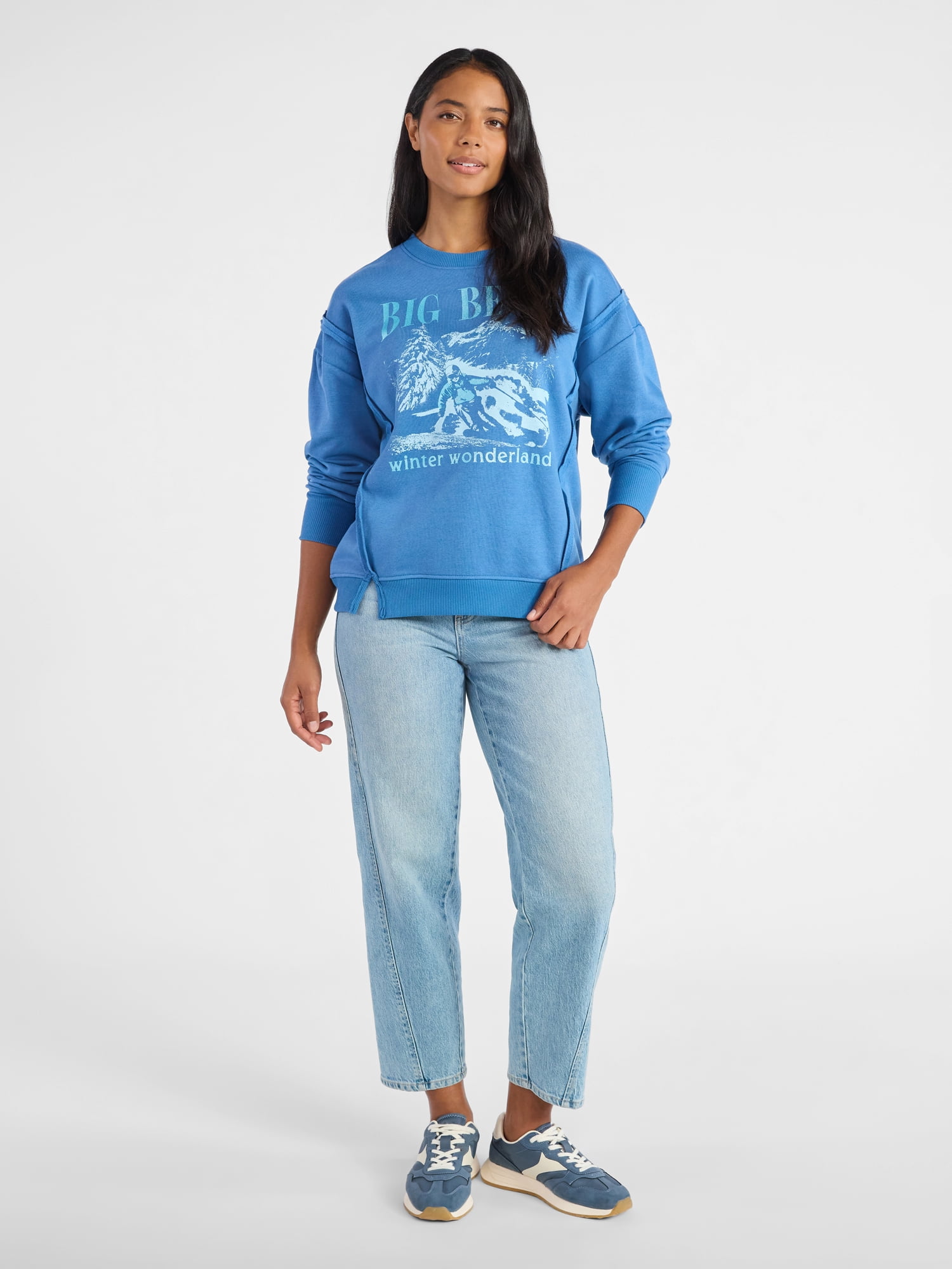 Time and Tru Women's Big Bear Ski Arch Graphic Sweatshirt with Long Sleeves, Sizes XS-XXXL