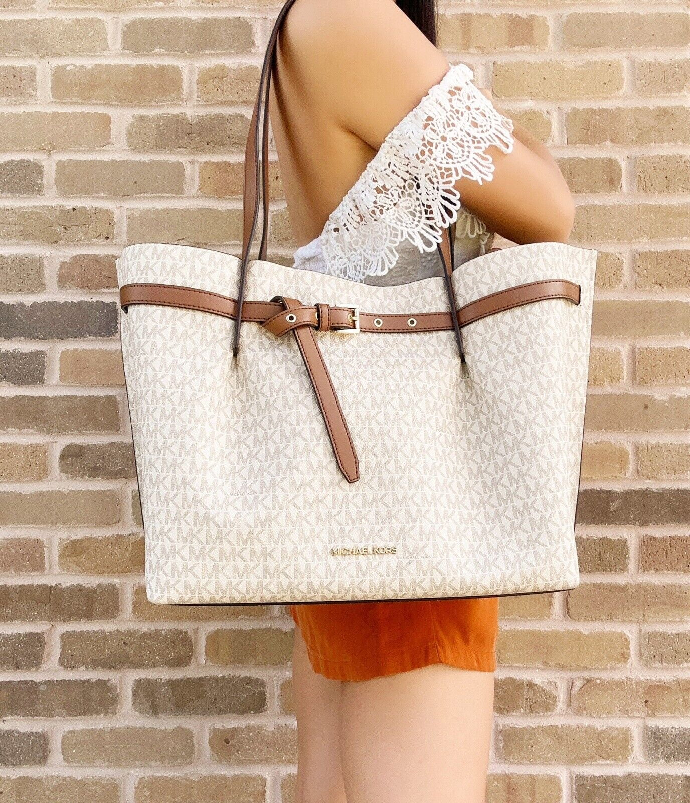 Michael Kors Emilia Large Triple Compartment Shoulder Bag Tote Vanilla