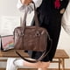thumbnail image 2 of Bolso de hombro de PU informal japonés Minnieouse opción moderna y práctica para estudiantes bolso japonés Bolsas de mensajero y de hombro marrón oscuro, 2 of 6