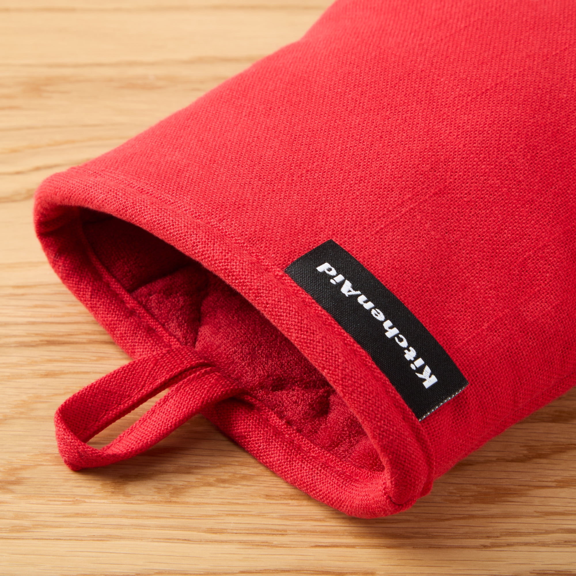 KITCHENAID Gourmet Series Gridlines Mini Oven Mitts 2-Pack Set, Heat Resistant up to 600°F, Soft Silicone Grip, Magnetic Cuff, Passion Red, 5.5"x9"