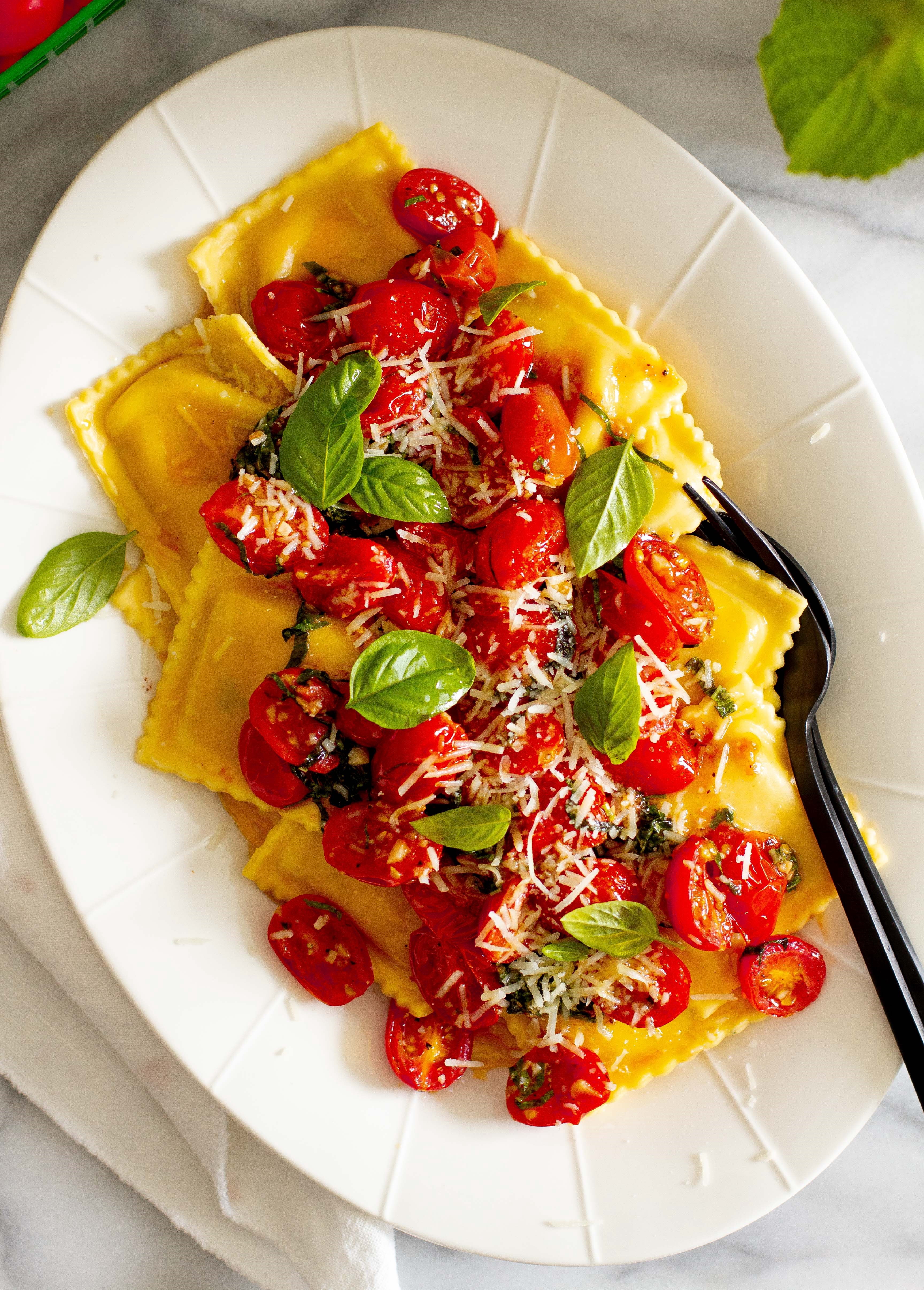 Marketside Spinach and Ricotta Ravioli, No Artificial Ingredients, 18 oz Tray
