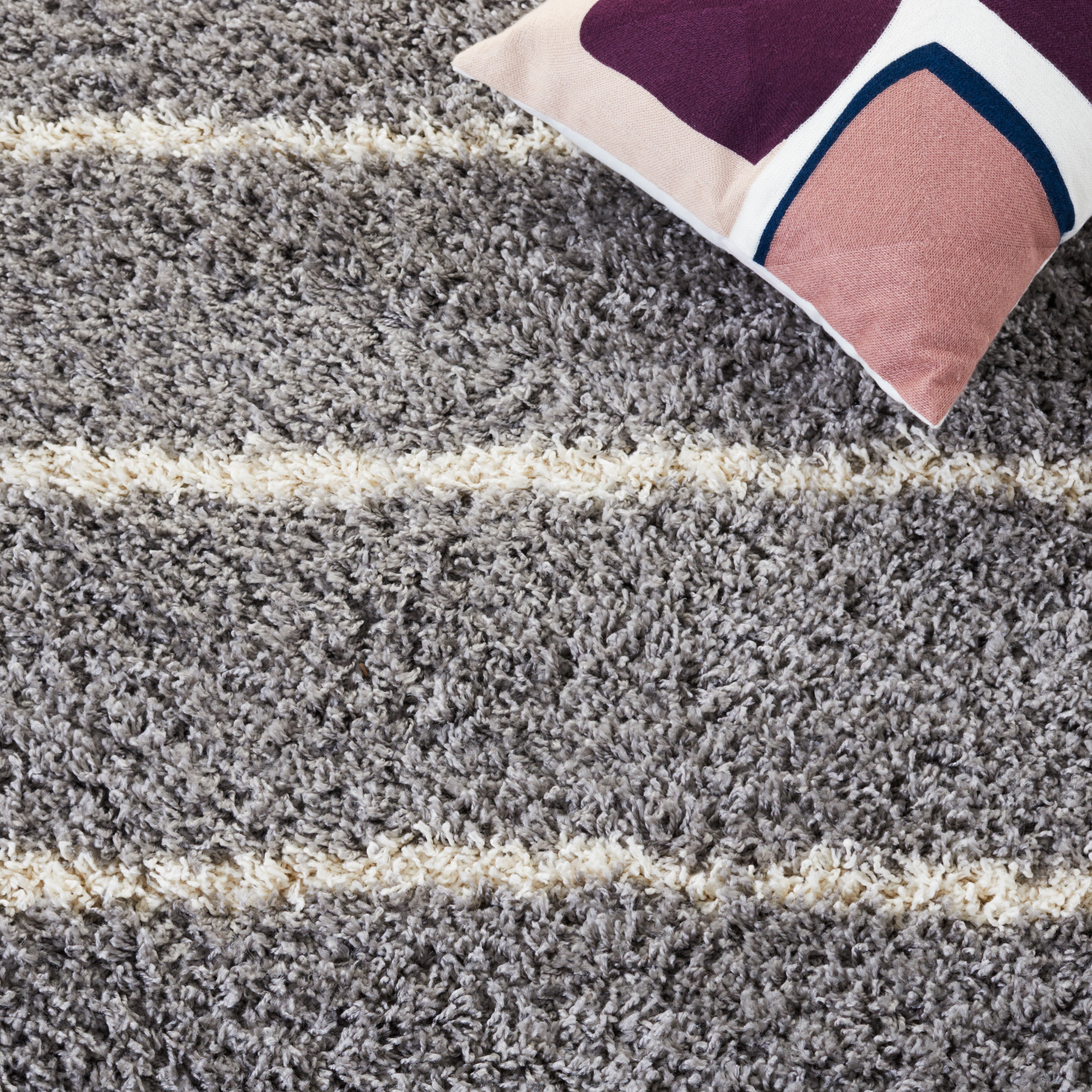 SAFAVIEH Venus Anuki Striped Shag Runner, 2'2" x 8', Grey/Ivory