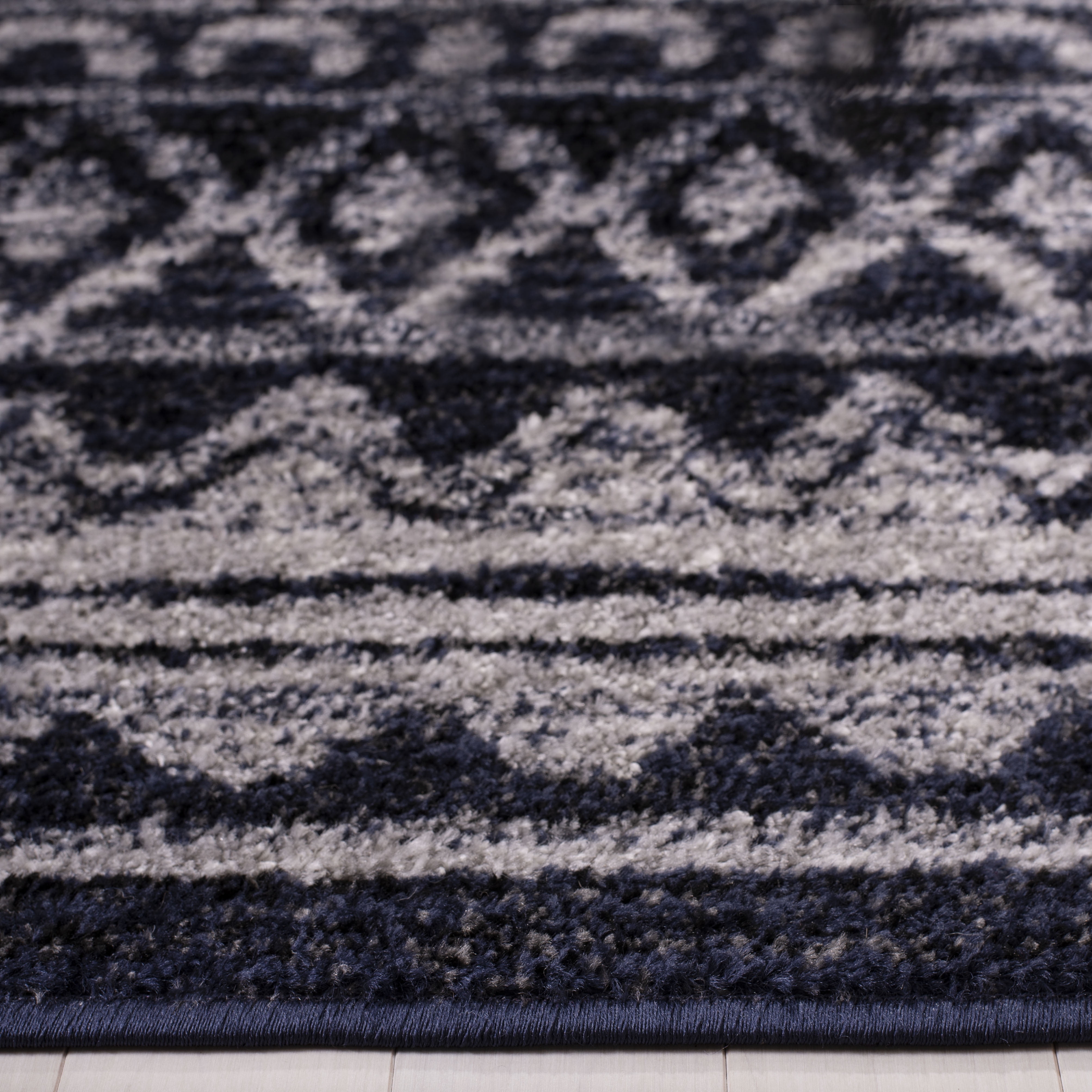 SAFAVIEH Adirondack Emil Abstract Runner Rug, Ivory/Navy, 2'6" x 10'