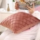 thumbnail image 4 of Funda de almohada decorativa de terciopelo de 18x18 ", 1 Juego de 2 sofás, juego de fundas de almohada, juego de rayas tapizadas cuadradas para sala de estar, 4 of 5