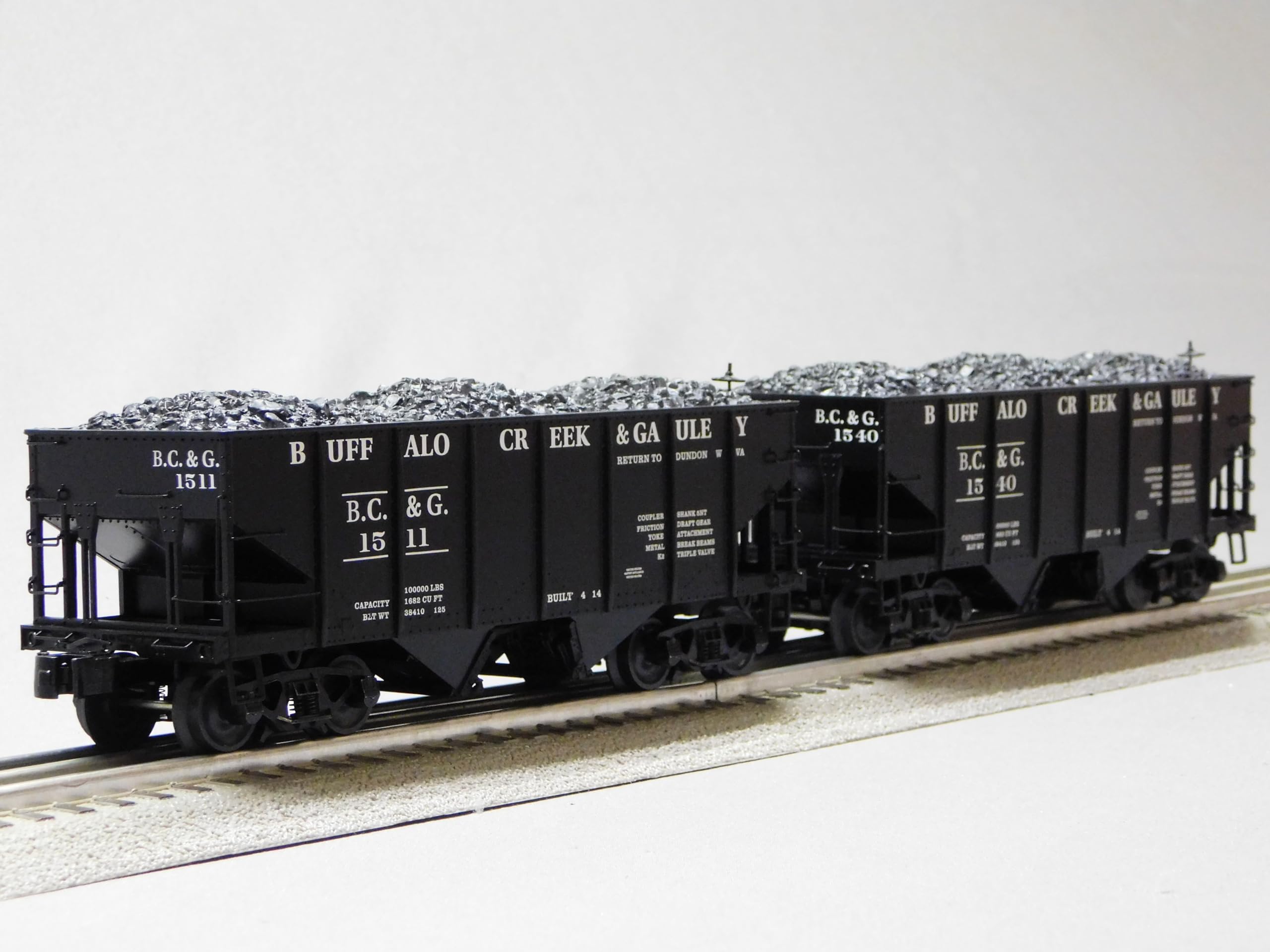 Lionel Buffalo Creek & GAULEY GLA Hopper 2 Pack O Gauge 2326460