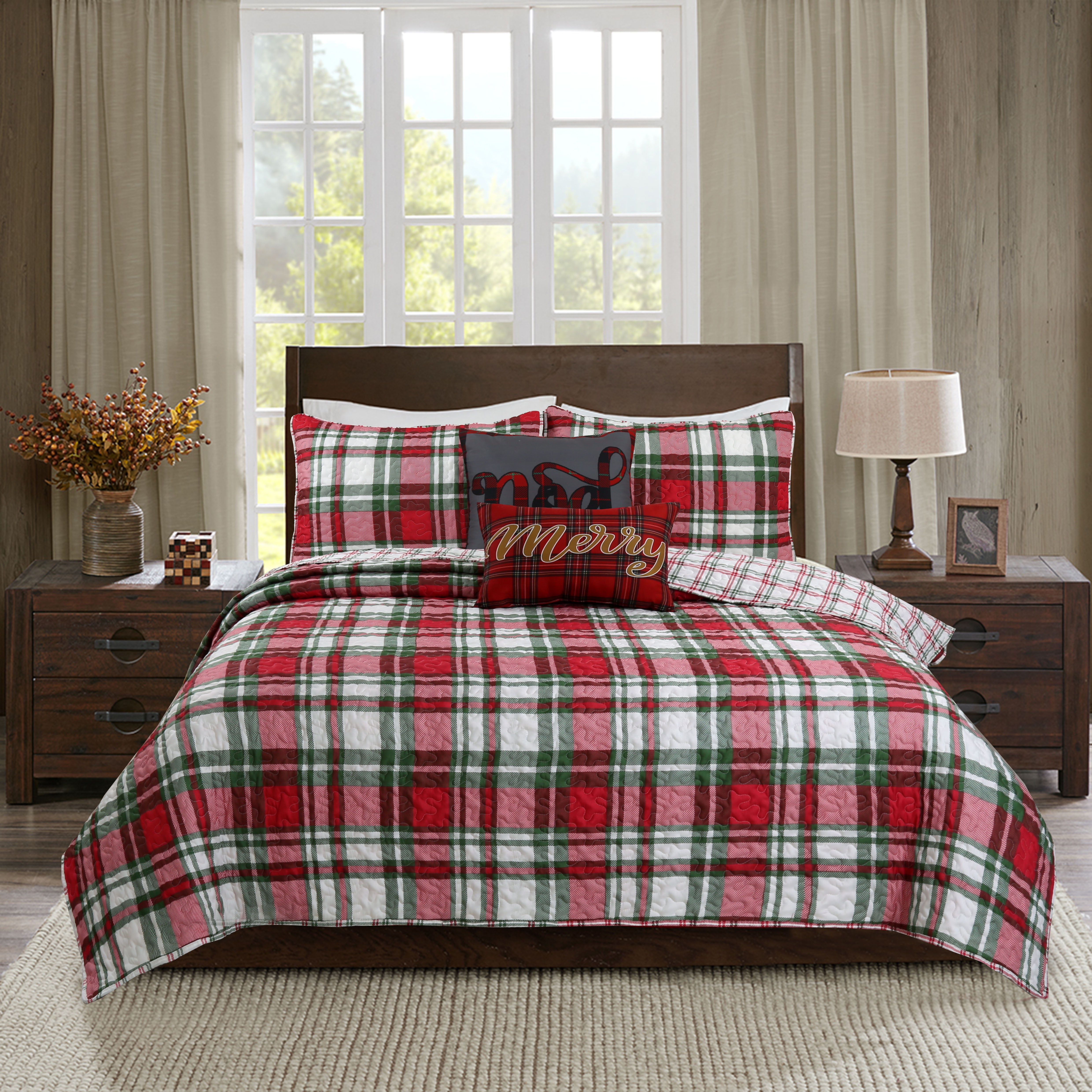 Ivory Red Quilt Set BrylaneHome Vintage Christmas 4-Pc 