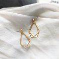 thumbnail image 4 of Boucles d'Oreilles Créatives / Boucles d'Oreilles au Design Polygonal Irrégulier de Style Métallique, 4 of 4