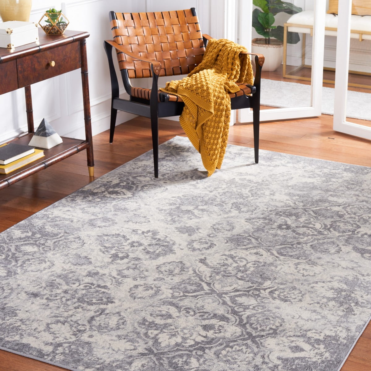 SAFAVIEH Brentwood Iola Oriental Area Rug, 4' x 6', Grey/Ivory