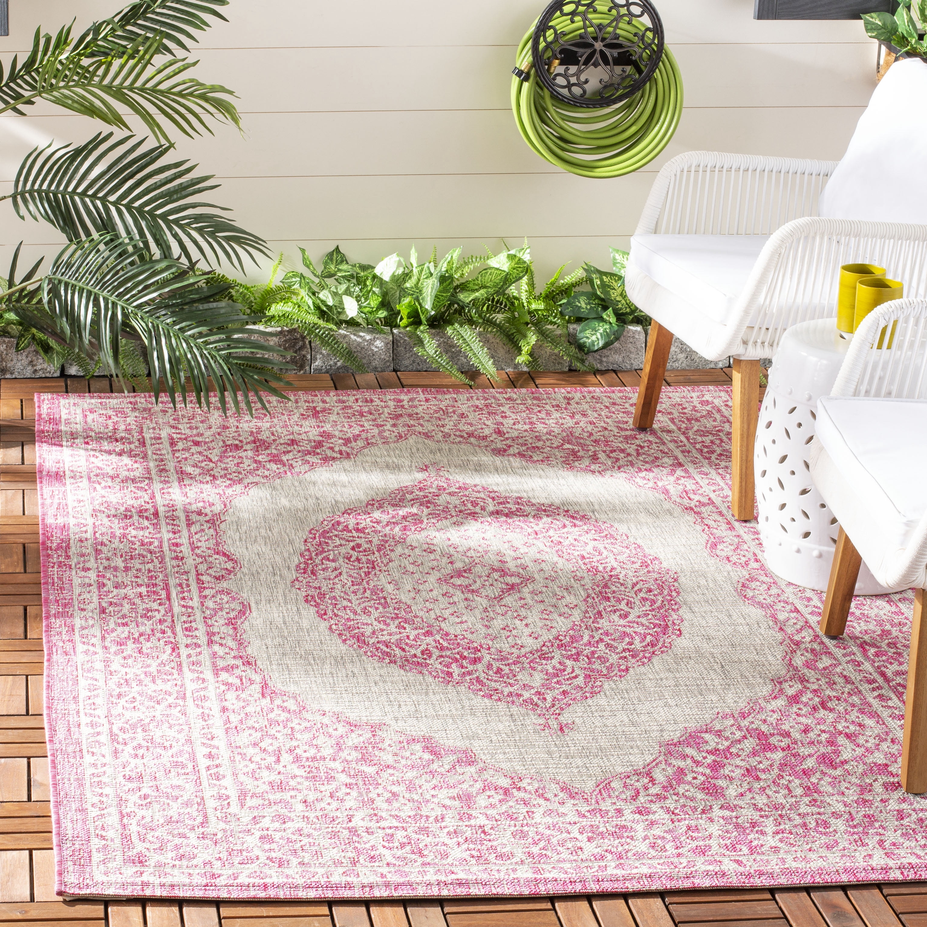 SAFAVIEH Courtyard Avi Traditional Indoor/Outdoor Area Rug, 5'3" x 5'3" Square, Light Grey/Fuchsia