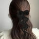 thumbnail image 3 of Extensión de cola de caballo rizada de 14 pulgadas con lazo, color negro natural, con clip, elegantes extensiones de cabello para mujeres y niñas, 3 of 7