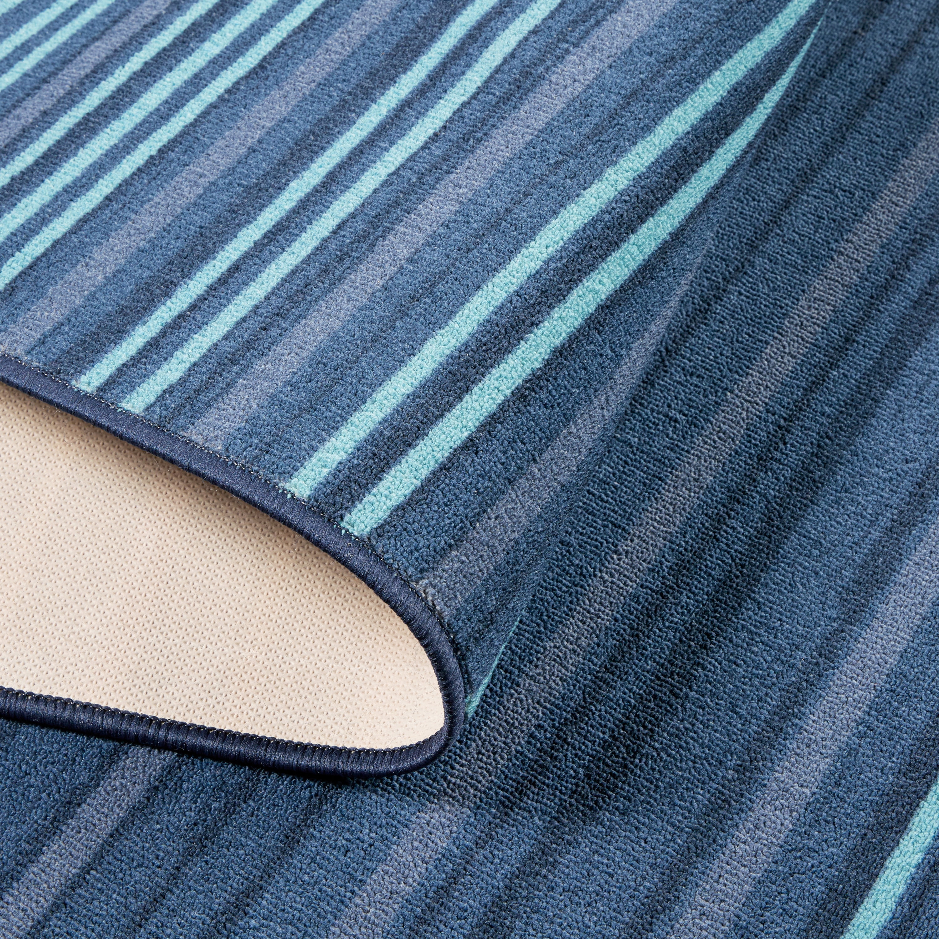 TOWN & COUNTRY BASICS Layne Modern Stripe Everwash® Washable Area Rug with Non-Slip Backing, Pet Friendly Rug, Navy Blue/Blue, 5'2"x7'2"