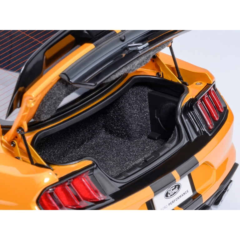 Ford Mustang GT 2005 Slot Car grün * AUTOart 1:24 | Kaufen auf