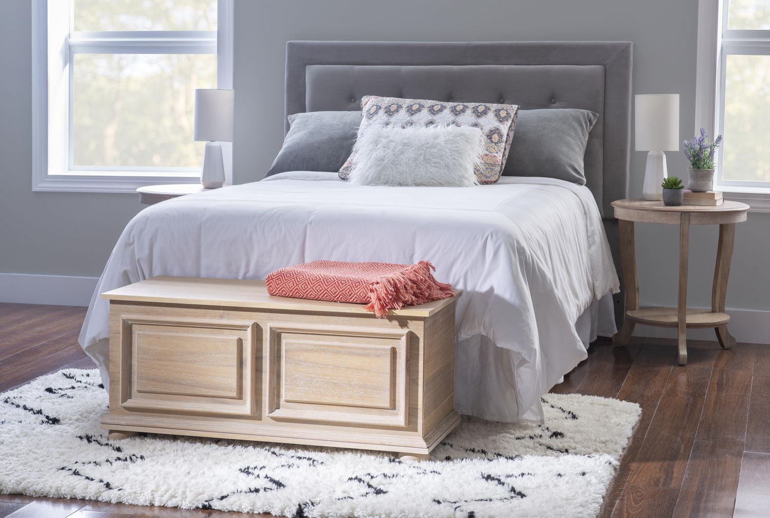 Lorcan Cedar Chest, Natural
