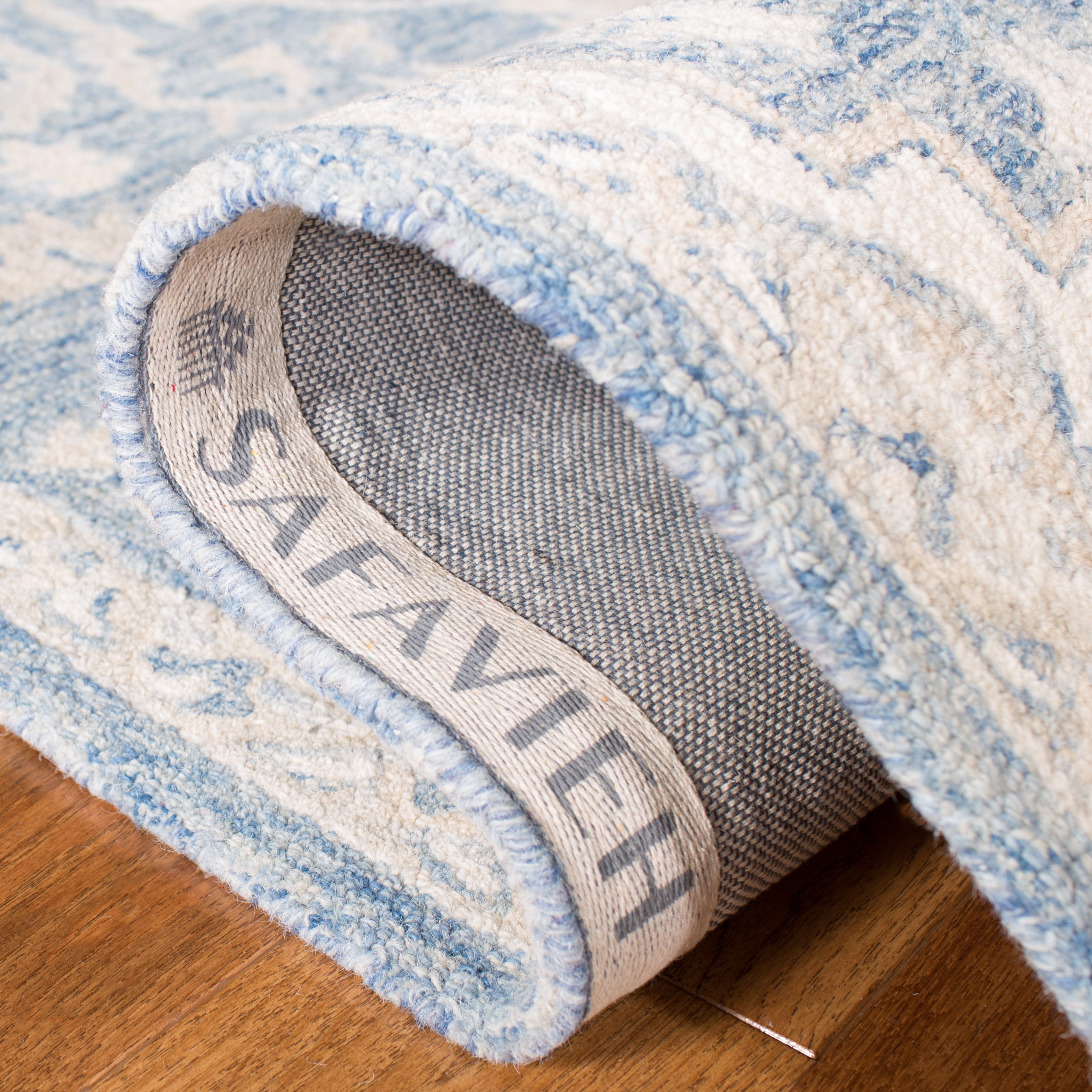 Safavieh Micro-Loop Braylon Floral Area Rug, Blue/Ivory, 3' x 5'