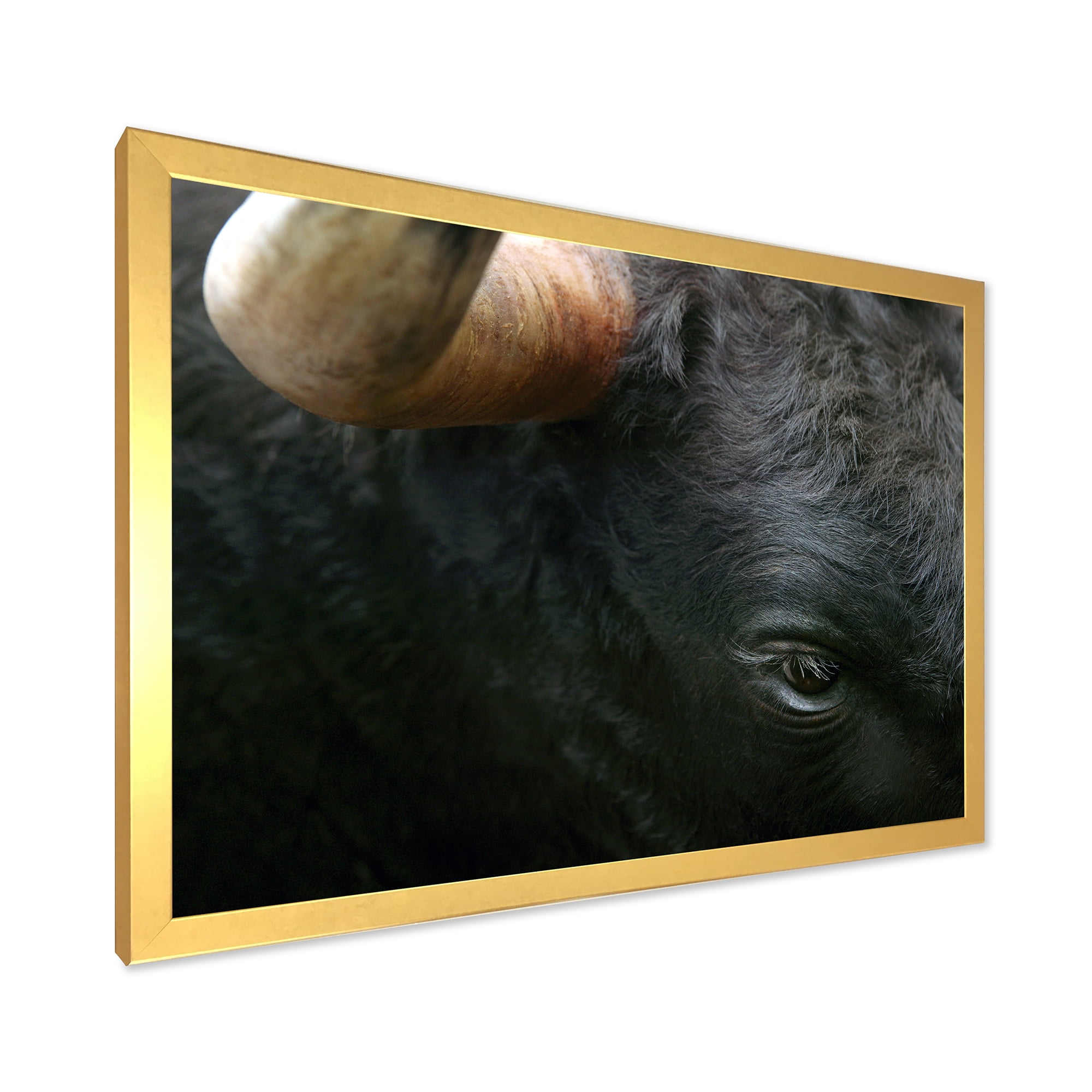 Designart 'Close-Up Of Eye Fighting Bull Head ' Farmhouse Framed Art Print