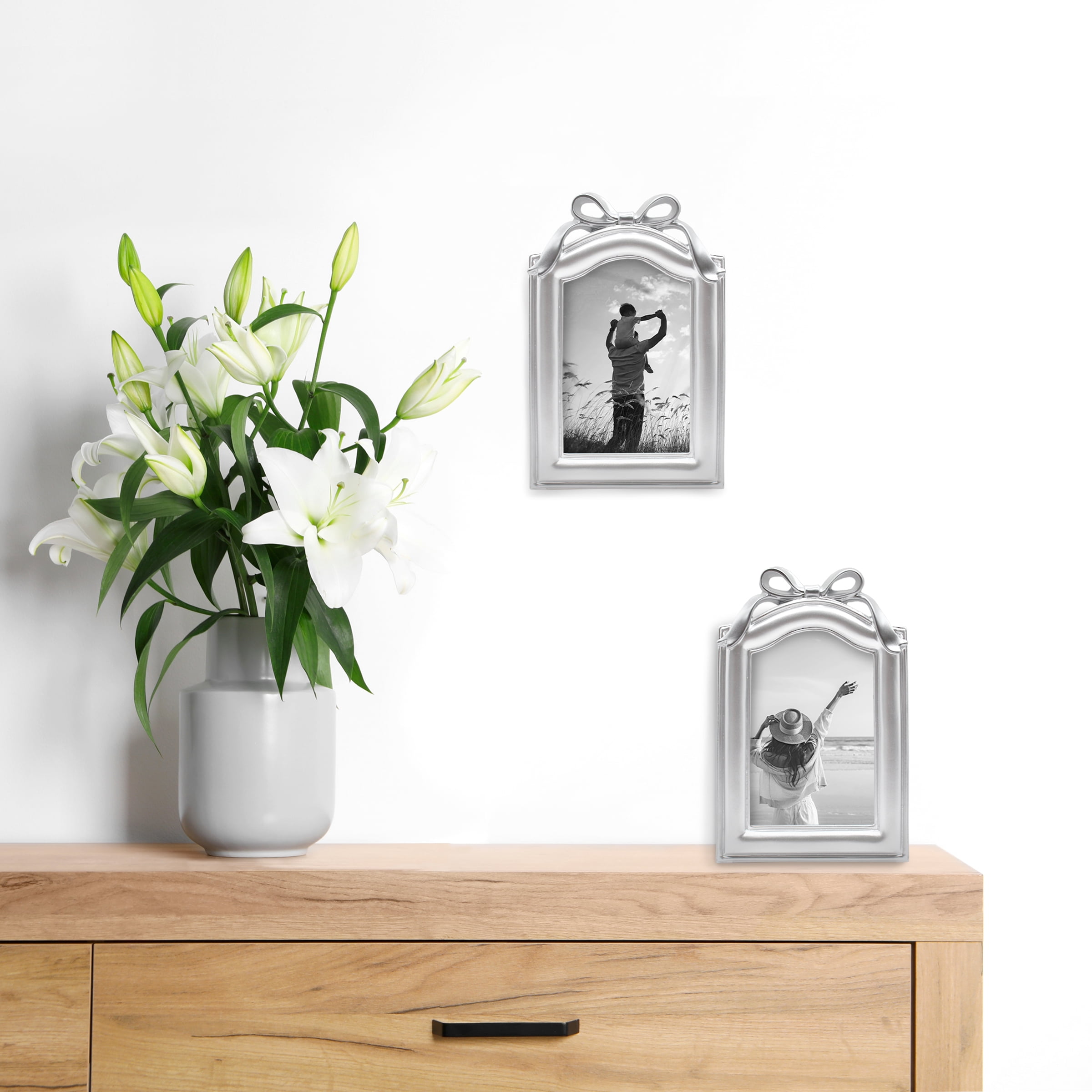 OneDesign Home 4x6 Silver Holiday Picture Frame with Bow | Elegant Tabletop Photo Frame for Home Décor