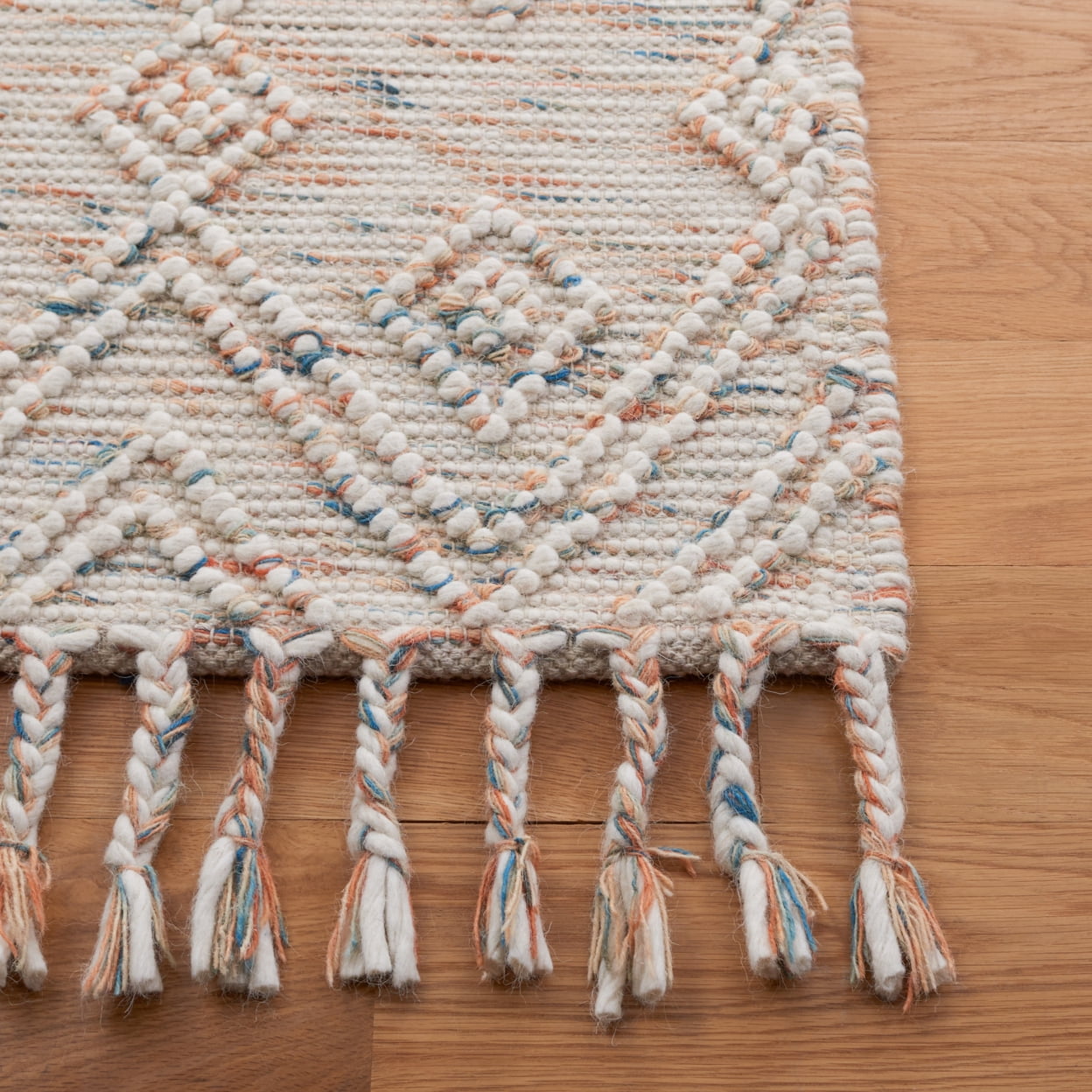 SAFAVIEH Natura Antilla Diamond Area Rug, Ivory/Blue, 5' x 8'