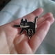 thumbnail image 2 of Pin de esmalte popular con forma de gato negro, 2 of 5